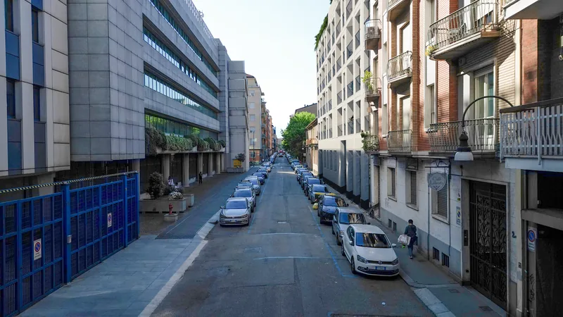 Sviluppo immobiliare, Via Avigliana, Torino: fotoinserimento dall'alto, verso la collina