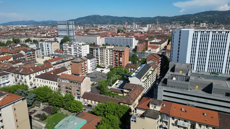 Sviluppo immobiliare, Via Avigliana, Torino: fotoinserimento nella via