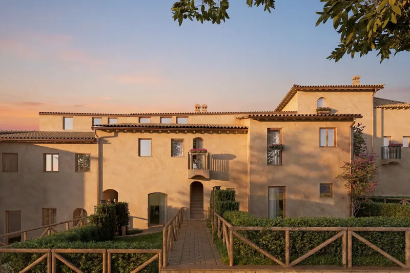 La Valle di Semifonte, Toscana: la corte e l'ingresso